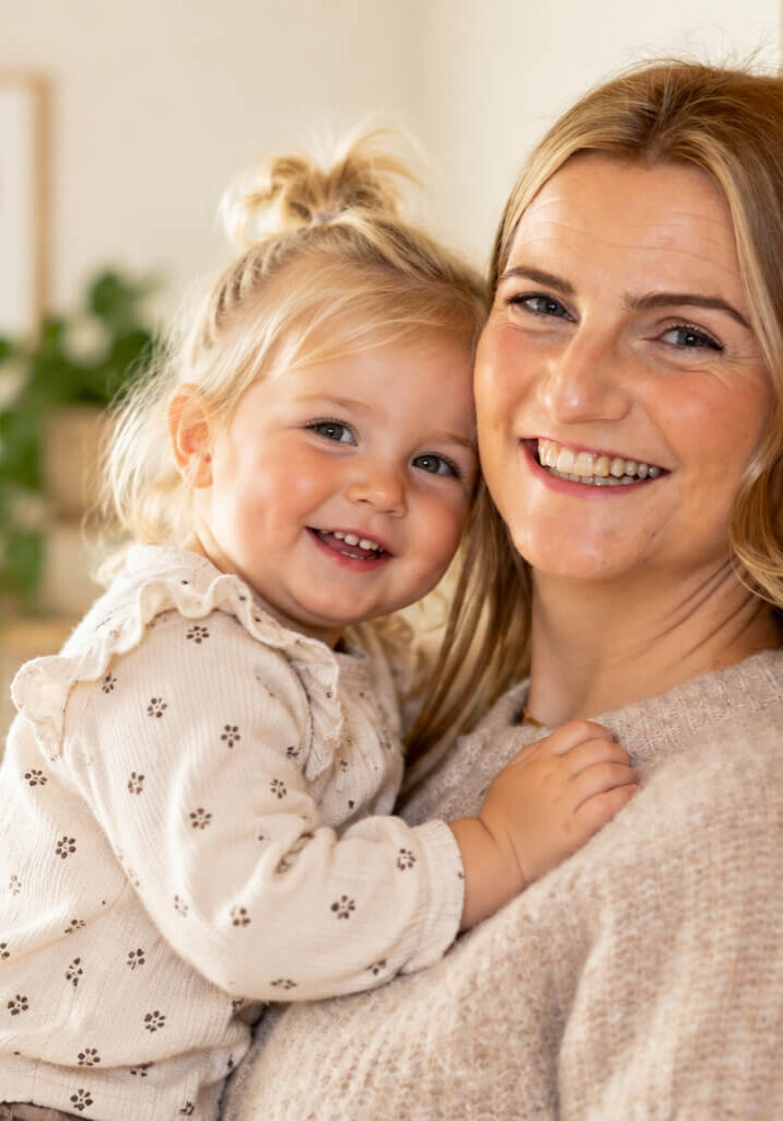 Het-Paradijsje-Inez-met-kind